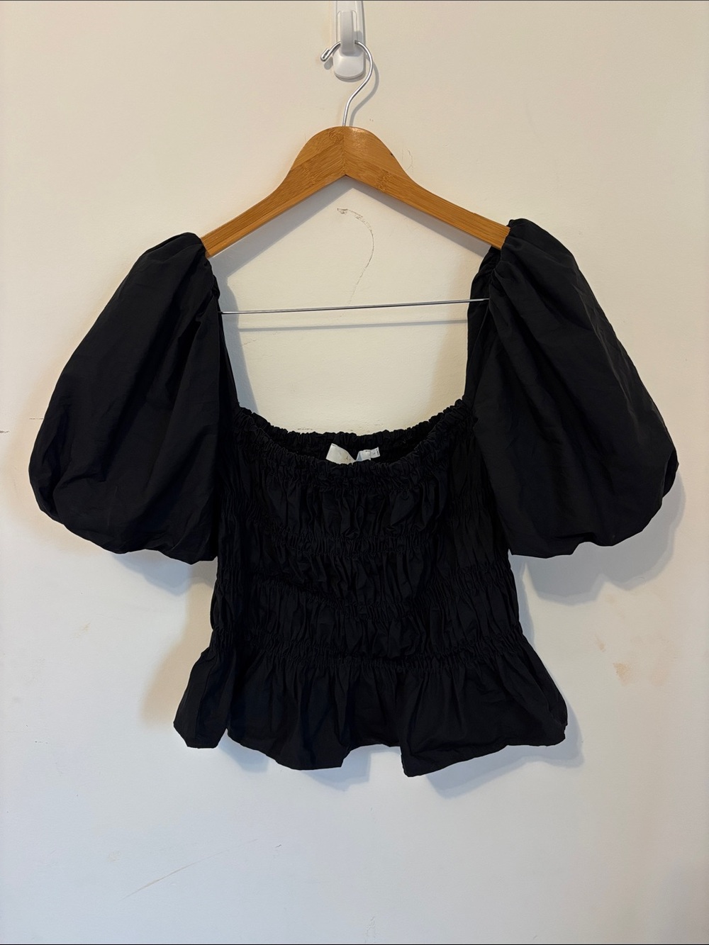 Astr Black Smocked Puff-Sleeve Crop Top